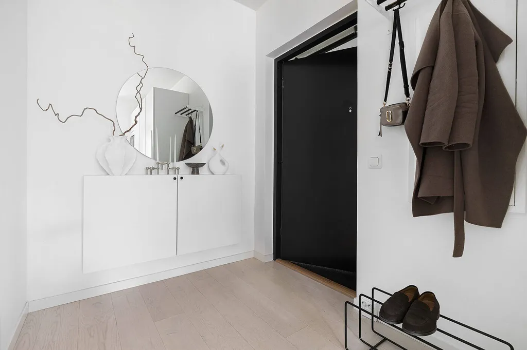 Hallway - Modern Flat with South-Facing Balcony in Barkarby