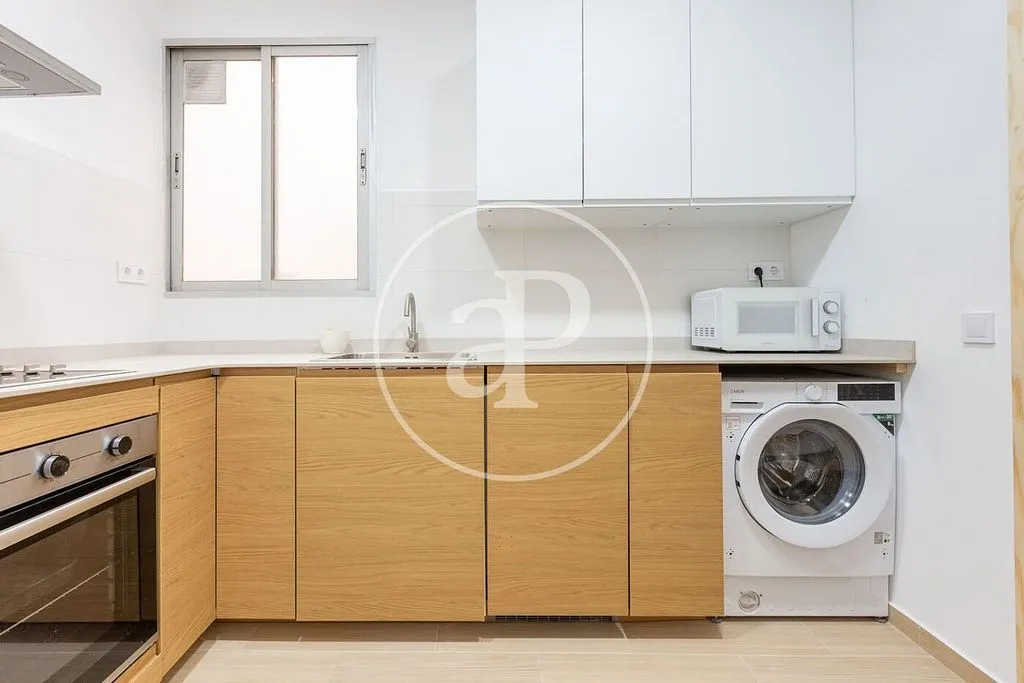 Cucina - Renovated Apartment with High Ceilings in Arrancapins