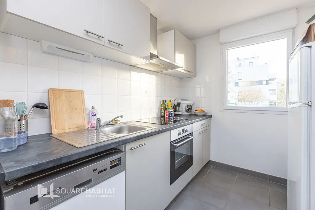 Cuisine - Appartement 4 Pièces avec Terrasse à Cesson-Sévigné
