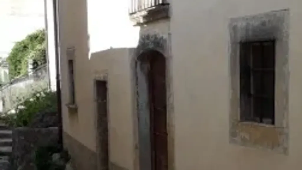 Välivaade - Rustic Terraced House with Balcony in Scontrone