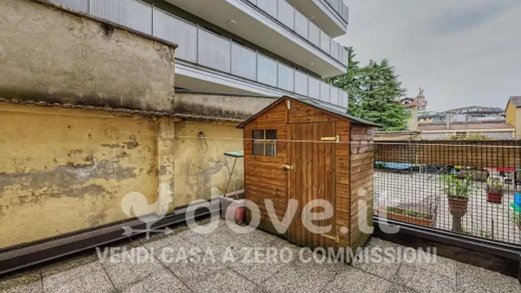 Terrasse - Rearranged Flat with Terrace in Varese