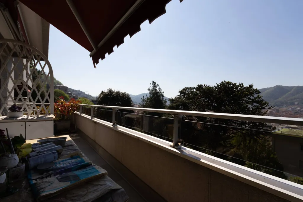 Balcone - 4-Room Apartment with Lake View in Como