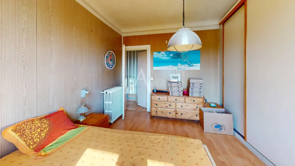 Bedrooms - Meulière House with Pool in Palaiseau