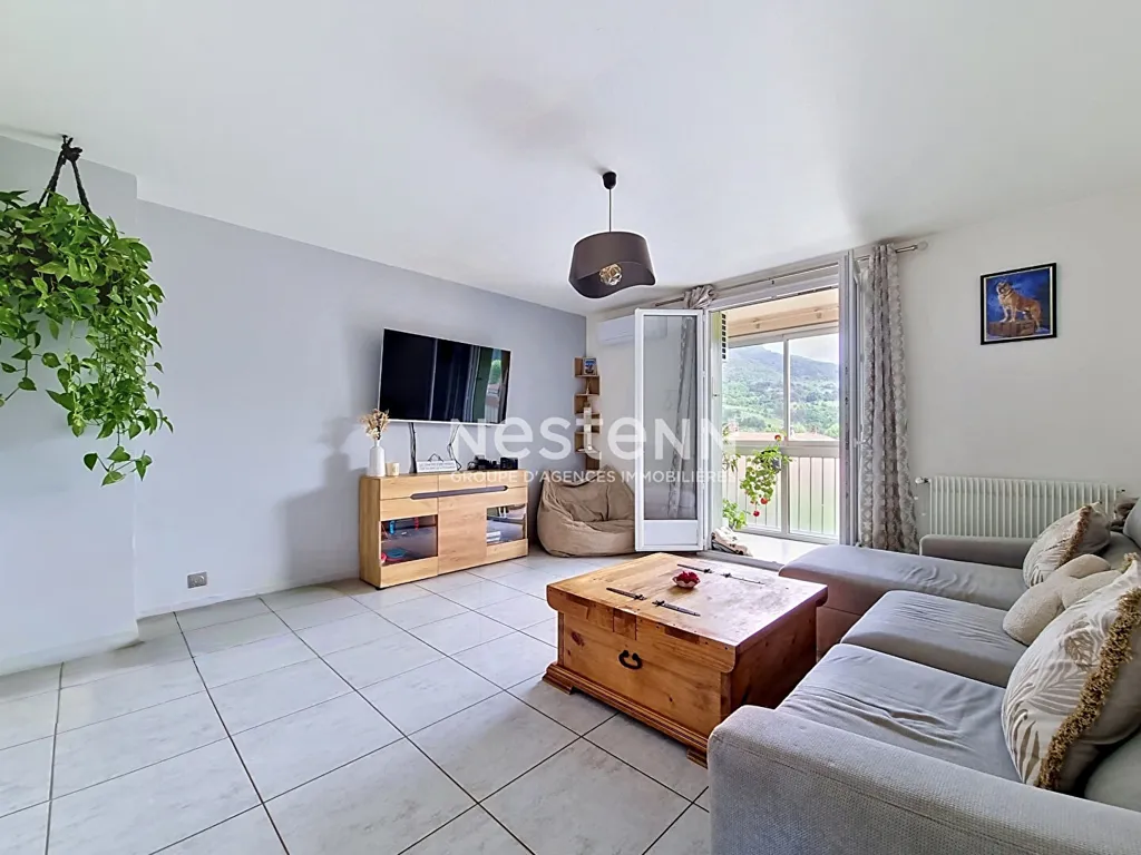 Séjour - Appartement Traversant avec Terrasse à Sisteron