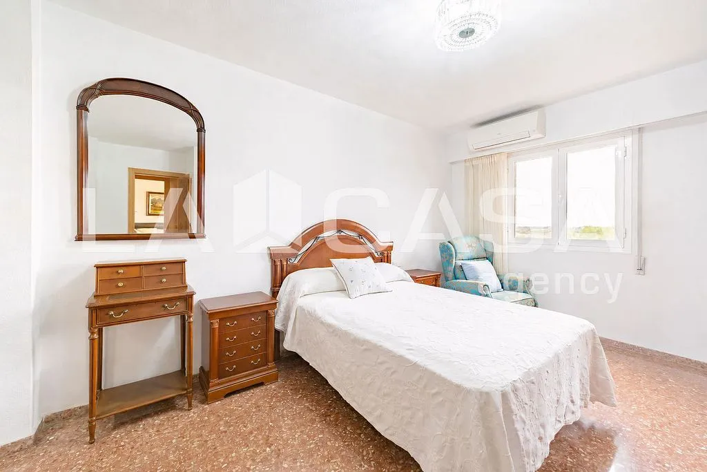 Chambres - Spacious Apartment with Metro Access in Vara de Quart