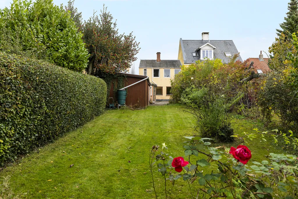Jardin - Victorian Terrace with Garden in Svendborg