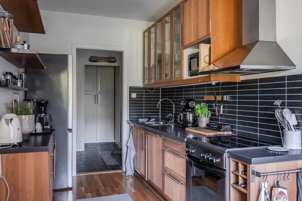 Cucina - Charming Through-Flat with South-West Balcony in Luthagen