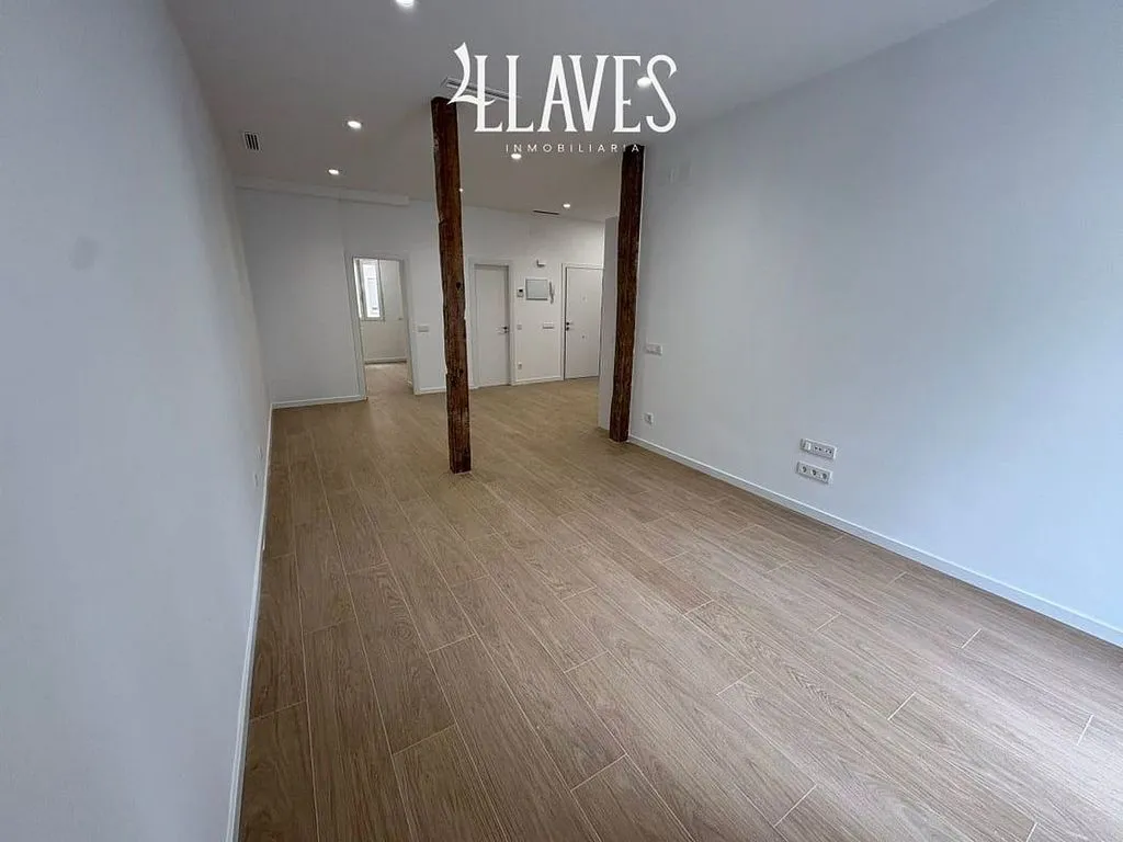Toad - Modernised Flat with Balcony in Atocha