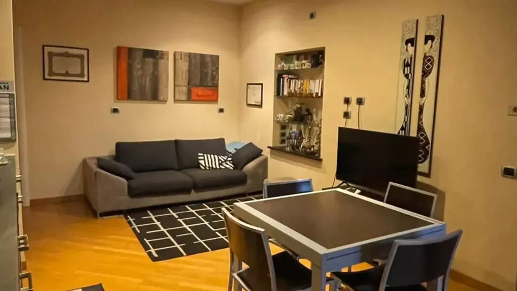 Elutuba - Fully Furnished Apartment in Historic Building, Parma