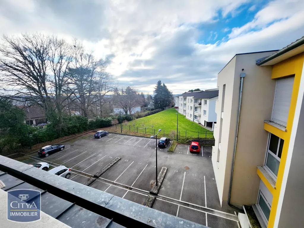 Balcon - Appartement Récent avec Ascenseur à Isle