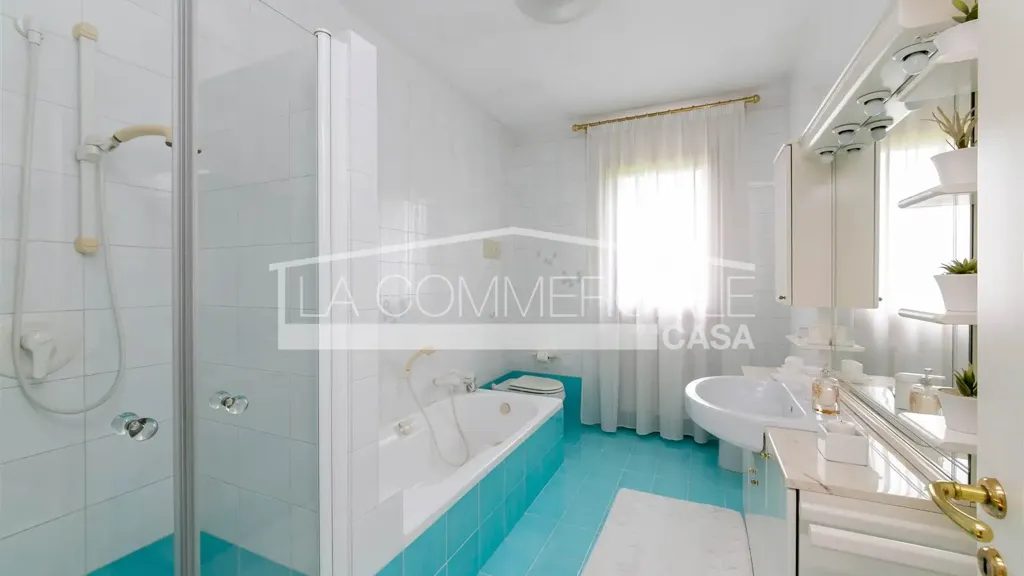 Salles de bain - Restored 18th-Century Villa with Garden in Roncade