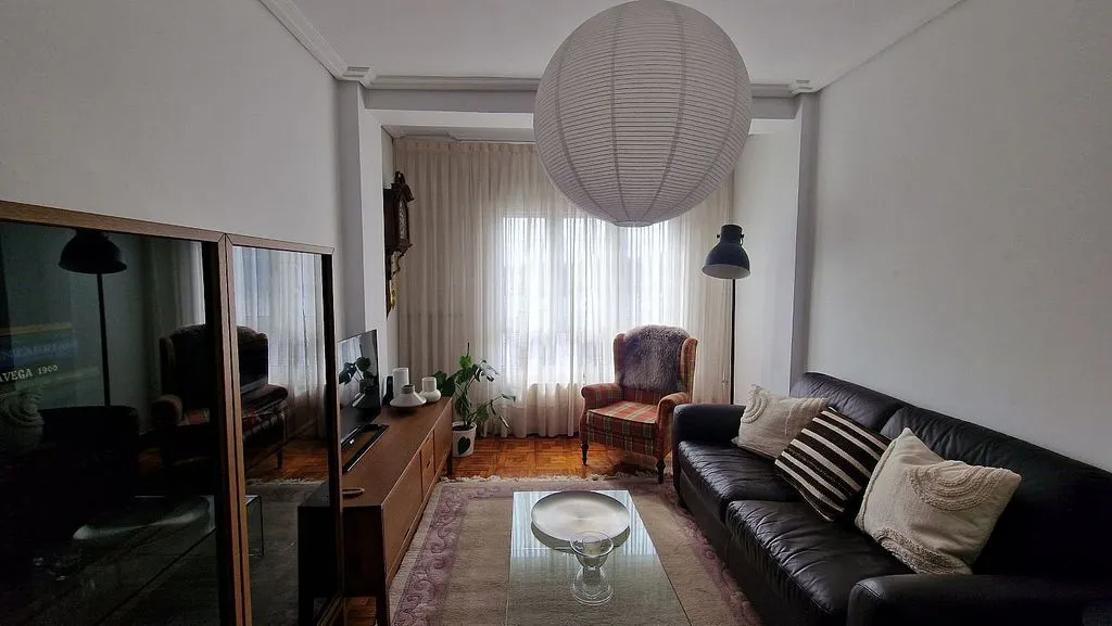 Séjour - Open-Plan Flat with Garage in Torrelavega
