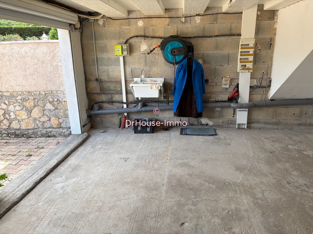 Garage - Maison avec Piscine et Jardin à Mons