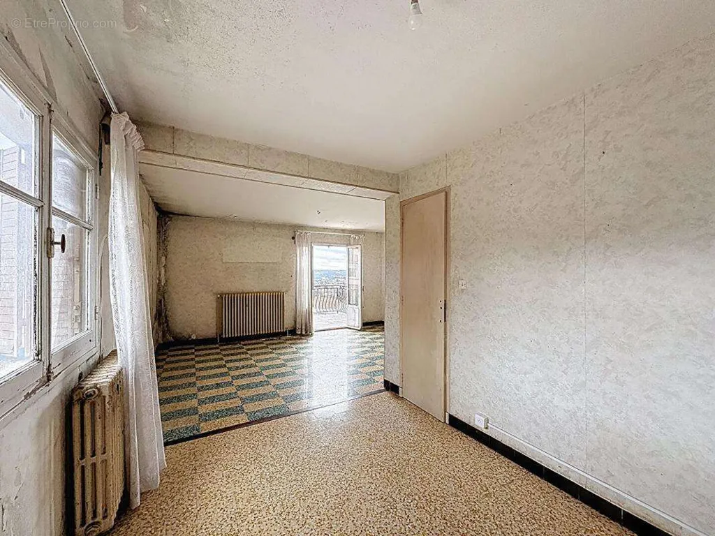 Pièces - Maison avec Deux Appartements et Jardin à Les Pennes-Mirabeau