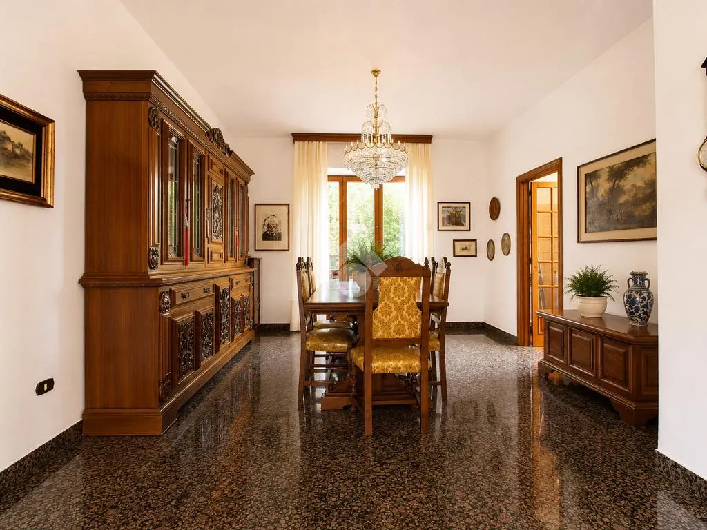 Sala da pranzo - Villa indipendente con giardino a Osimo