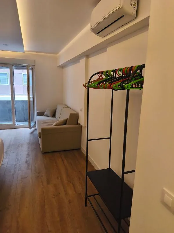 Chambres - 1-Bedroom Flat with Terrace in City Centre