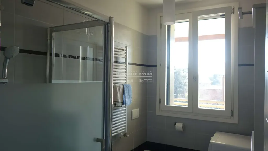 Bathrooms - Luxury Flat with Terrace in Modena