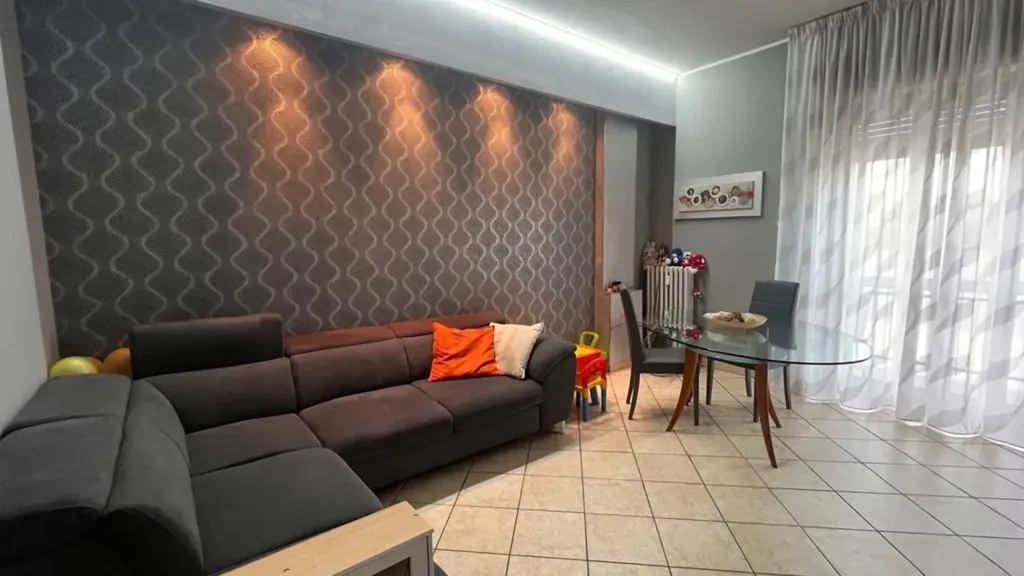 Séjour - Rearranged Apartment with Balcony in Beinasco