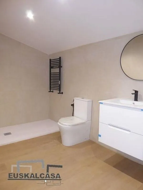 Vannitoad - Modernised Flat with Terrace in San Francisco, Bilbao