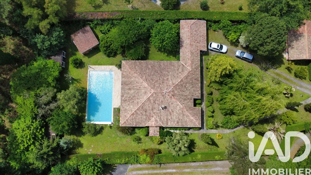 Õhuvaade - House with Pool in Messanges