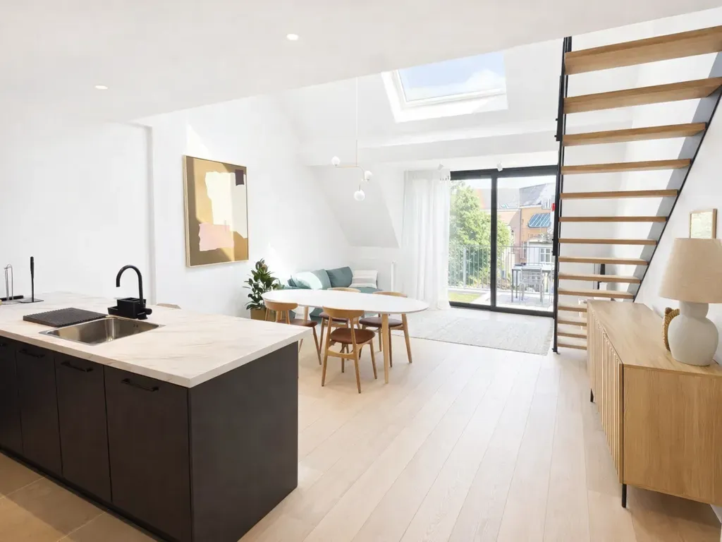 Kitchen - 2-Bedroom Apartment in Renovated Building, Brussels
