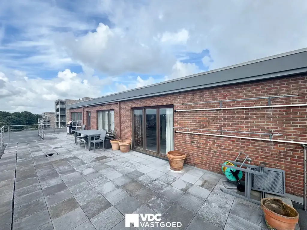 Terrasse - Penthouse avec Terrasse Panoramique au Centre de Tongeren