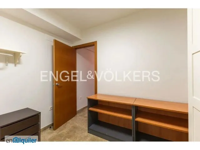 Toad - Apartment with Garage in Russafa–Eixample, Valencia