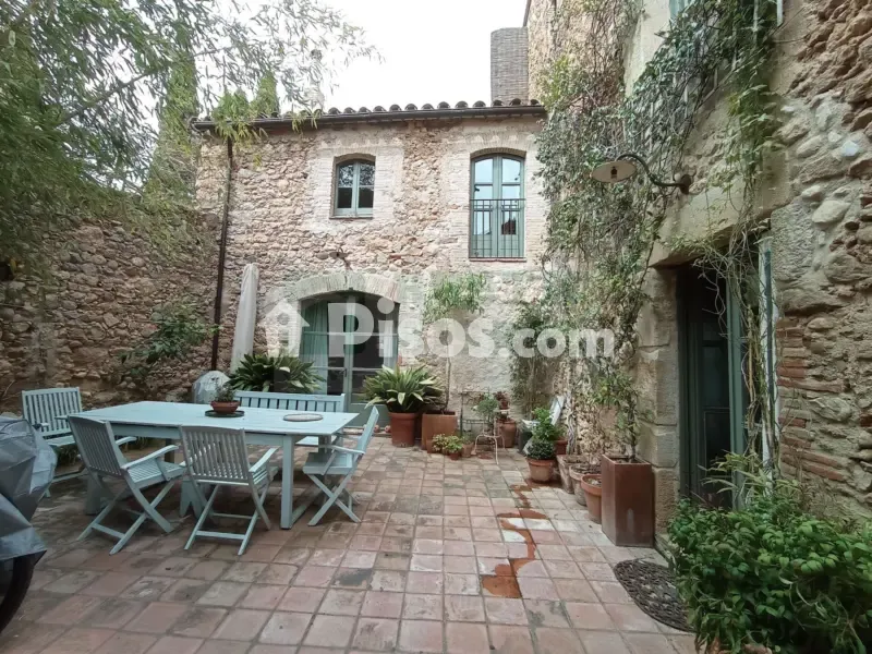 Aed - Rustic House with Patio near Ventalló