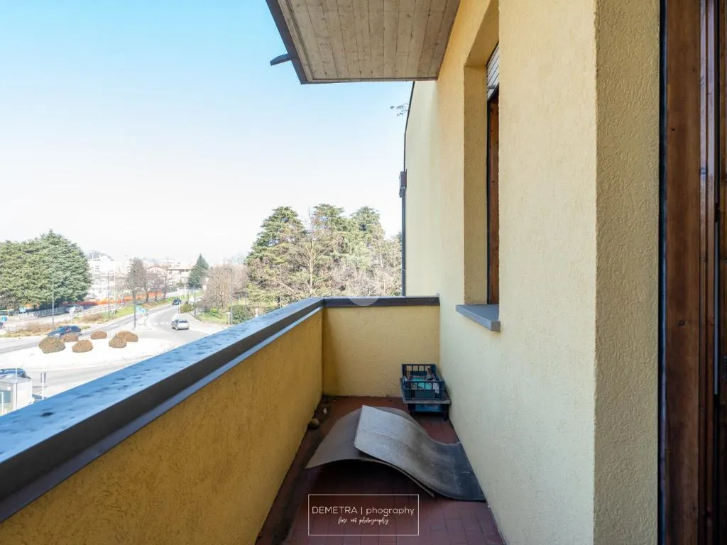Balcon - Two-Level Attico with Terraces in Vignola