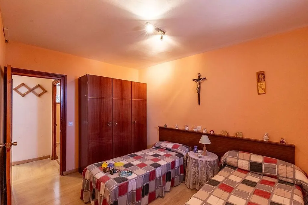 Magamistoad - Traditional Townhouse with Terrace in Pedro Bernardo