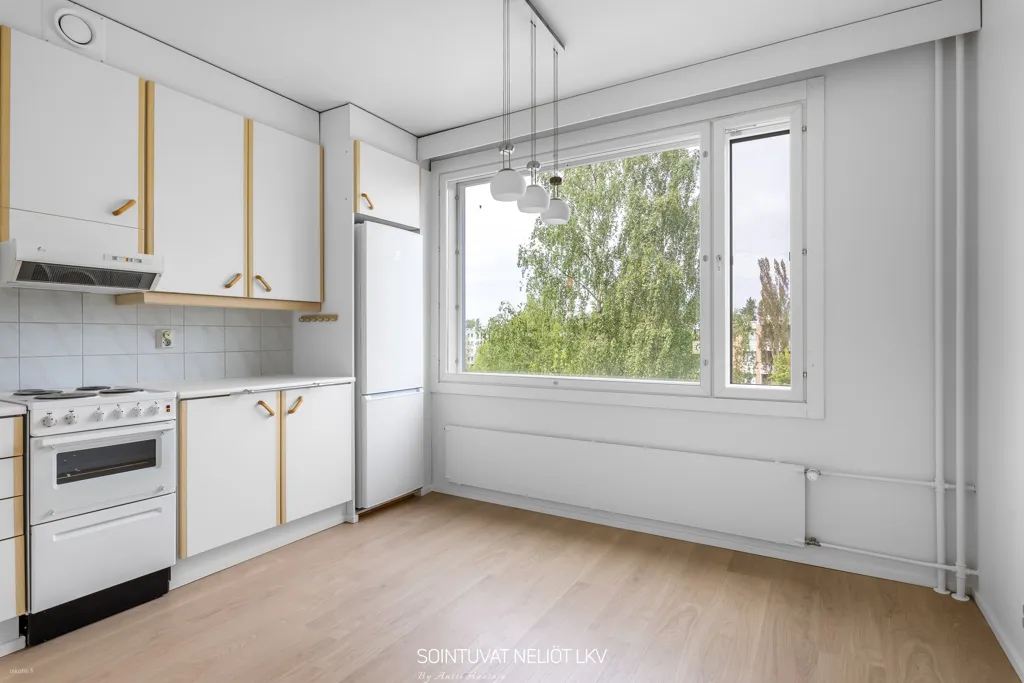 Köök - Apartment with Balcony in Martinlaakso, Vantaa