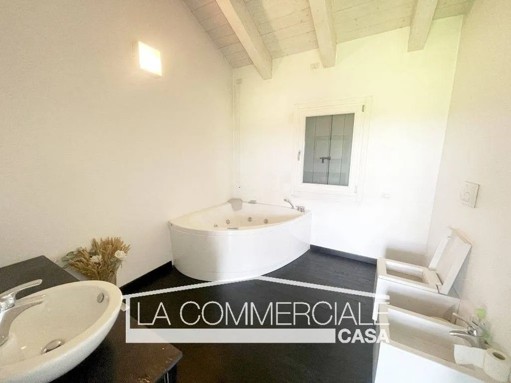 Bagni - Luxury Villa with Private Garden in Roncade