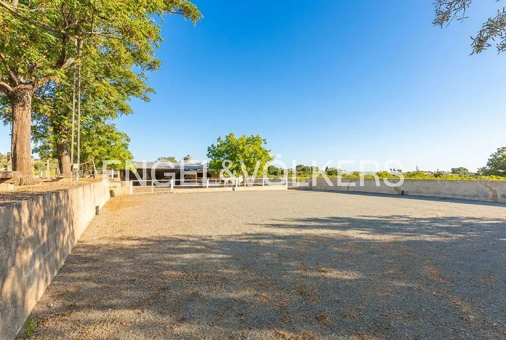 Aed - Equestrian Estate with Pool in Enguera