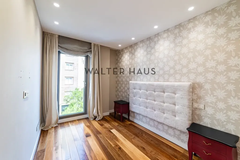 Chambres - Modern Apartment with Solar Panels in Chamberí, Madrid