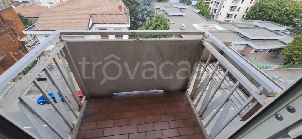 Balcony - Bright Trilocale with Balcony in Torino