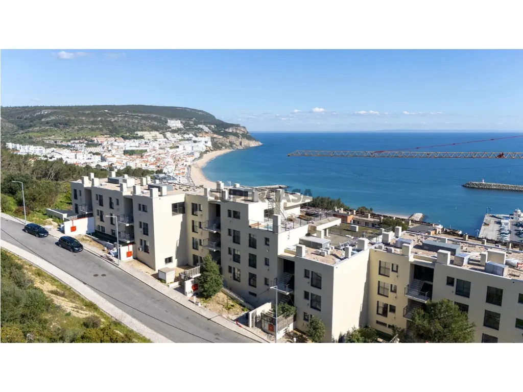 Vue aérienne - Duplex Flat with Sea View in Sesimbra