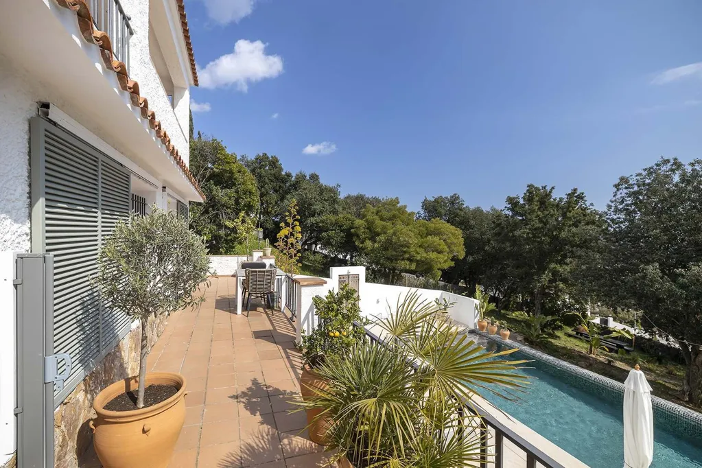 Piscine - Renovated Villa with Sea View in Vall-Llobrega