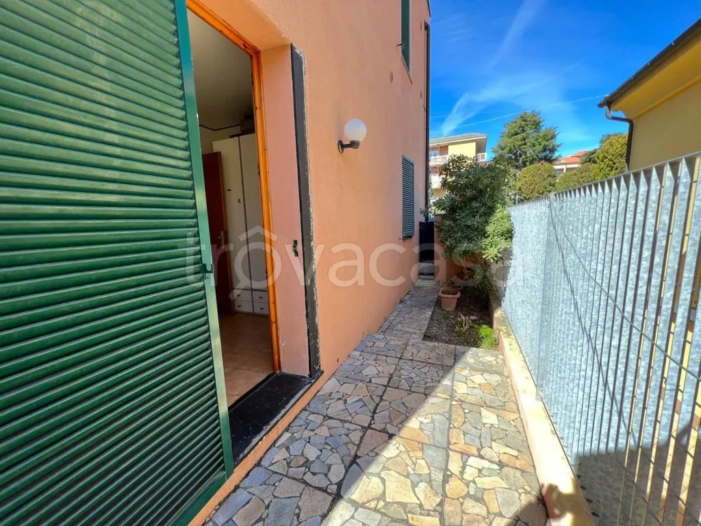 Jardin - Ground Floor Apartment with Private Garden in Loano