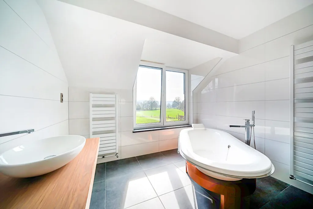Salles de bain - Villa avec Jacuzzi et Suites à Sougnée-Remouchamps