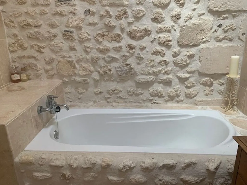 Vannitoad - 11 Traditional Stone Houses in Charente Region