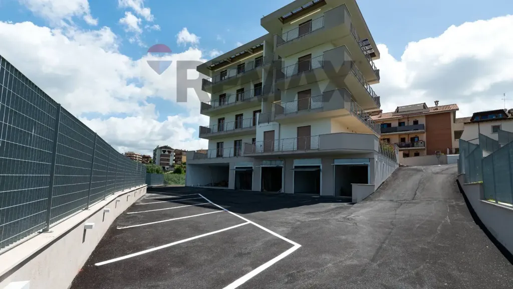 Välivaade - Contemporary Trilocale with Terrace in Monterotondo