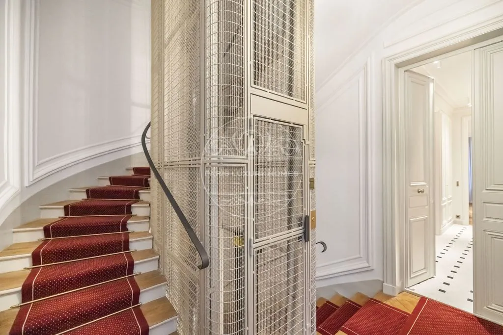 Toad - Luxury Flat with Triple Arcade in Saint-Germain, Paris