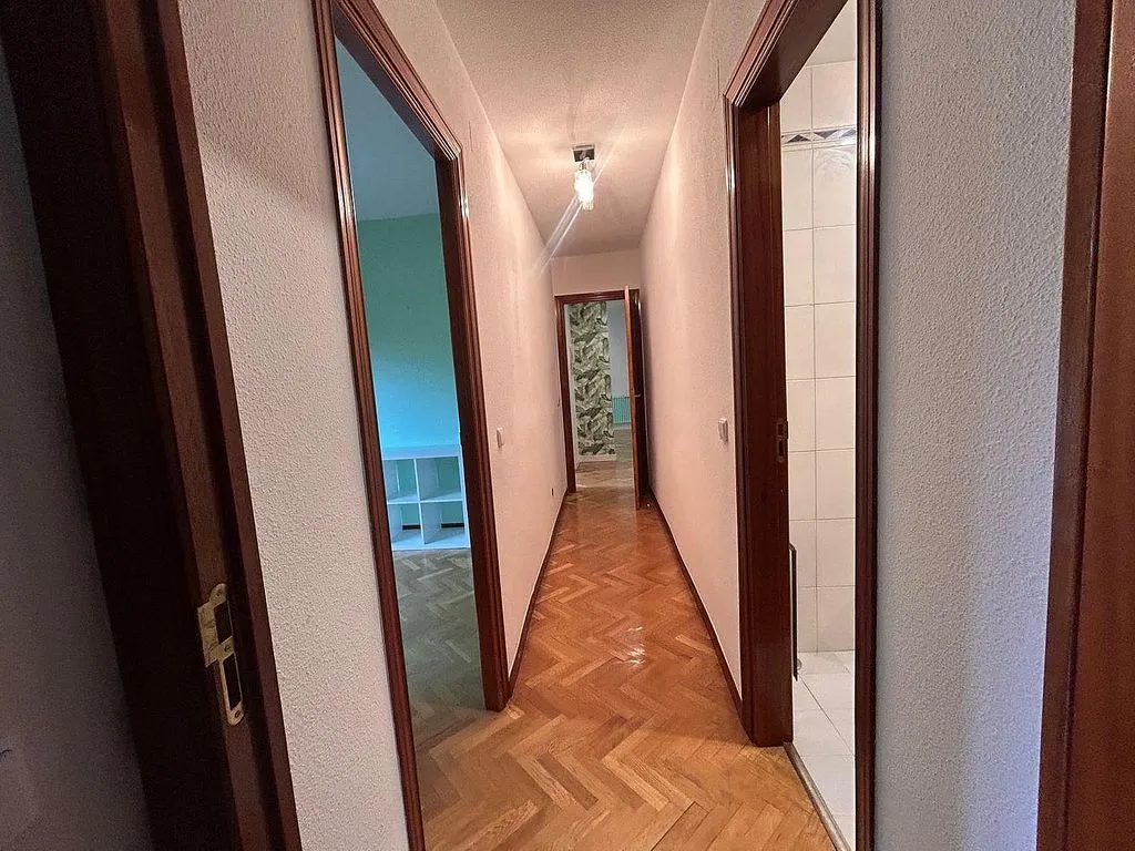 Esik - Apartment with Pool in Tres Cantos