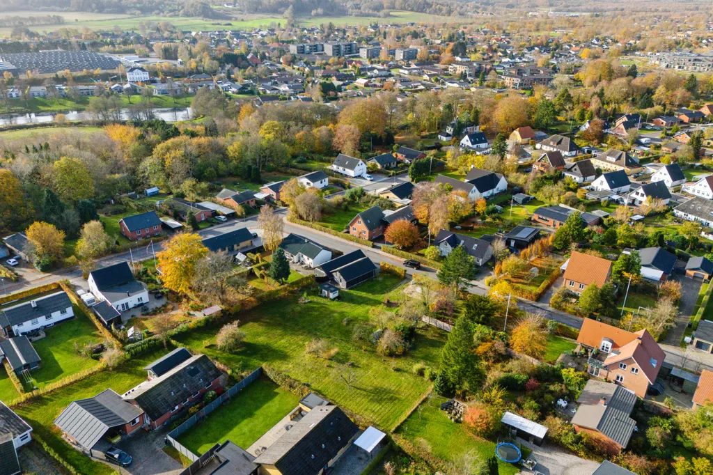 Buildable Plot with Garden in Brande