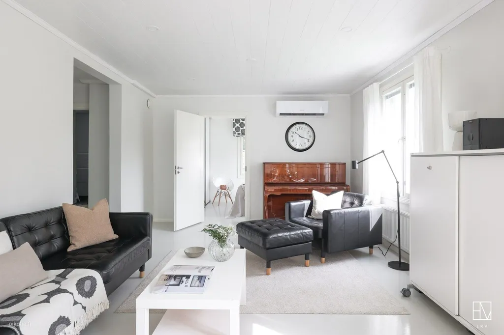 Séjour - Converted Loft with Sauna in Lempäälä