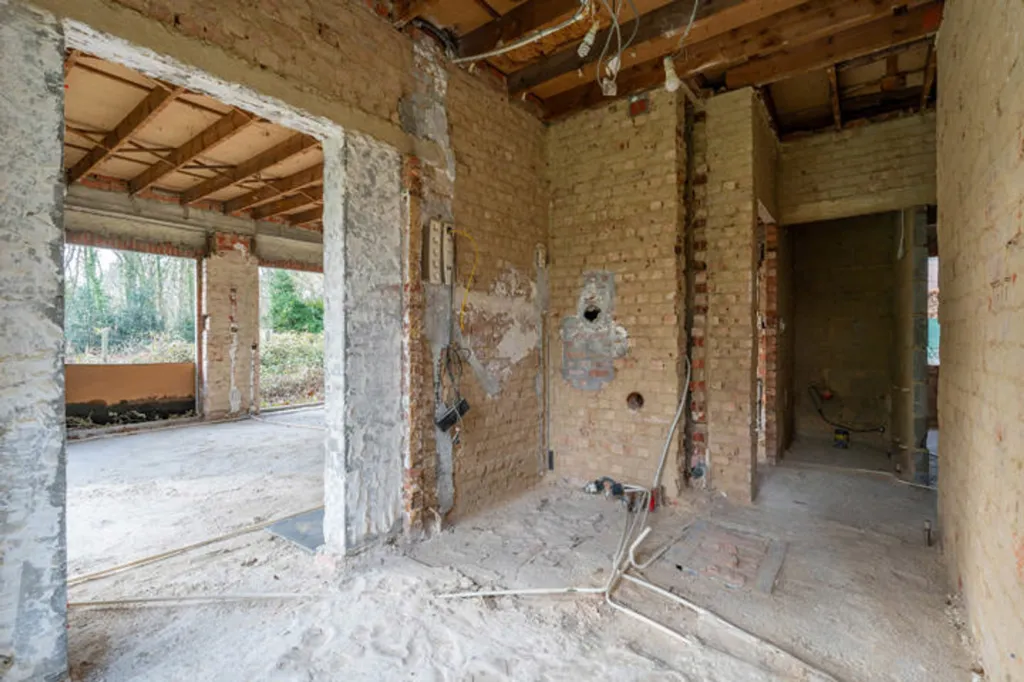 Pièces - Maison à Rénover avec Terrasse à Herentals