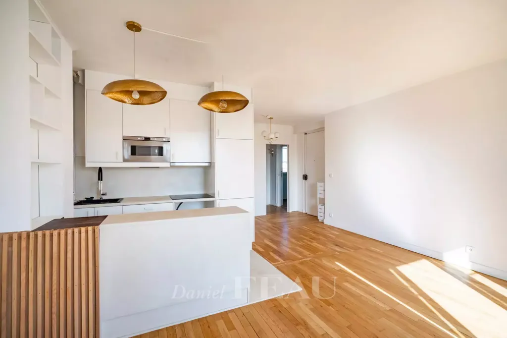Kitchen - Dual-Aspect Apartment in Denfert Rochereau