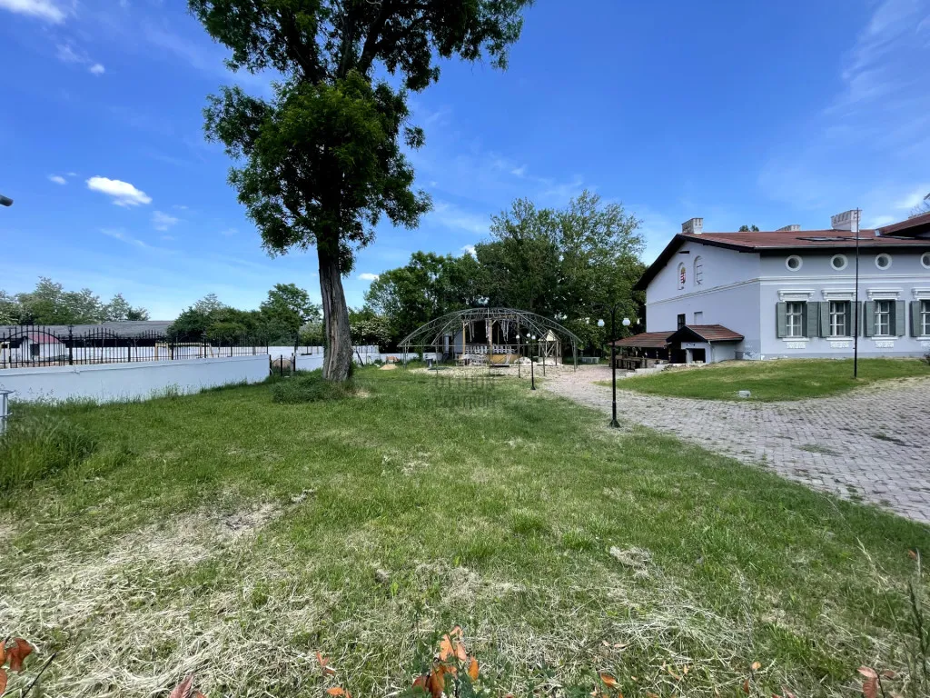 Aed - Historic Villa with Event Space in Nemesvita