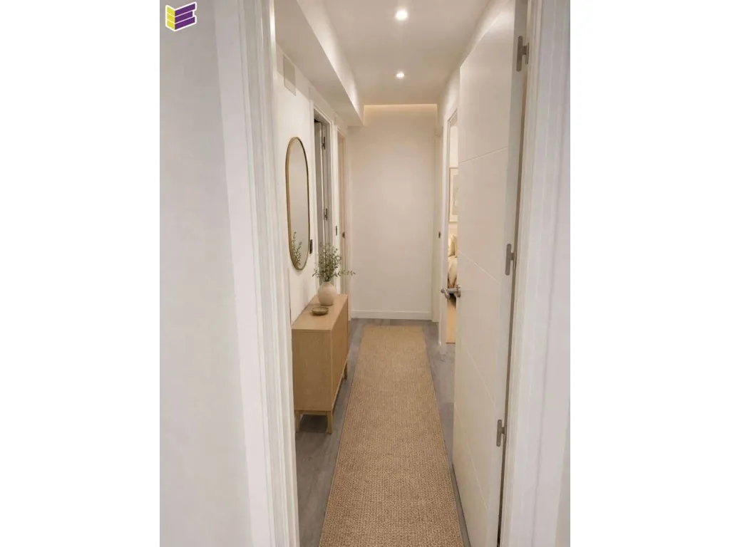 Entrée - Apartment with Terrace and Garage in Teis