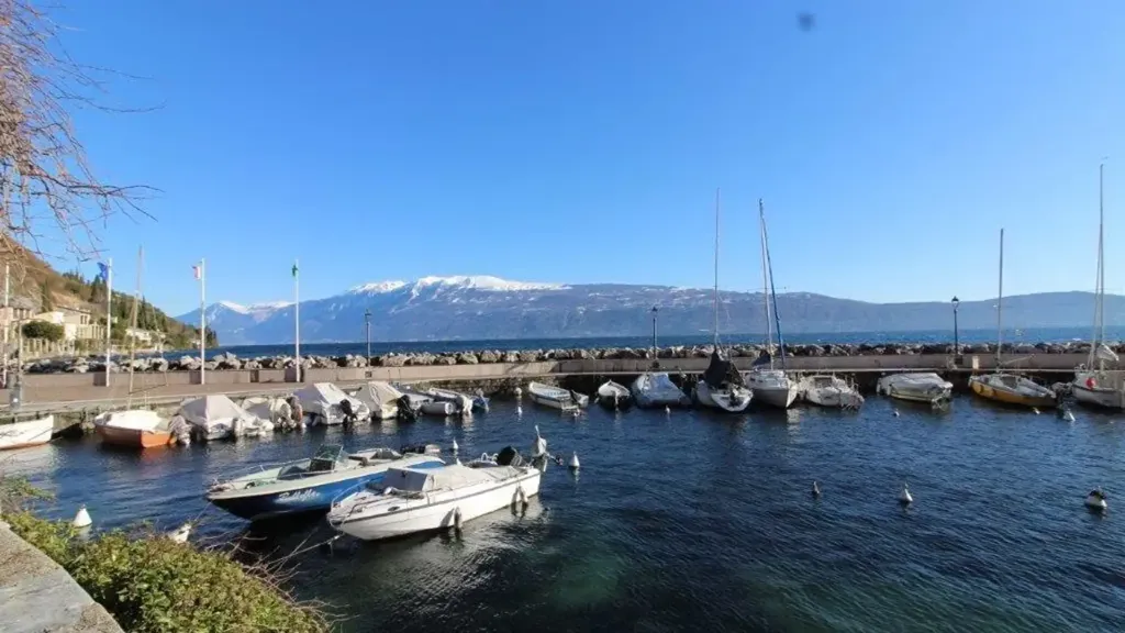 New Studio with Panoramic Loggia in Toscolano Maderno